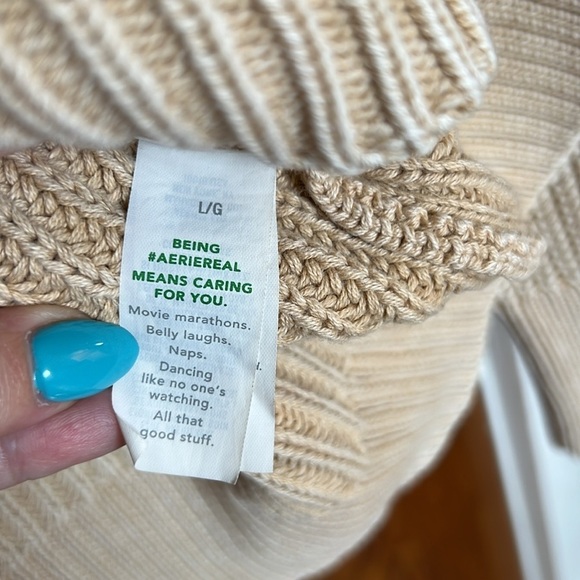 AERIE | 100% Cotton Chunky Knit V-Neck Sweater in Tan | Large - Picture 6 of 9